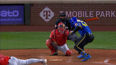 Julio Rodríguez hit by pitch, Lazaro Montes scores