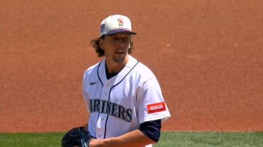 Logan Gilbert poncha a Vladimir Guerrero Jr.