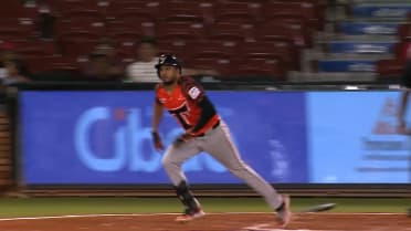 Candelario impulsa dos con sencillo