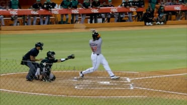 Noel pega sencillo productor 