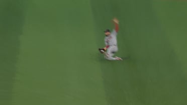 Wilyer Abreu's slick double play