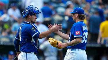 Nolan Hoffman closes out Royals' 6-1 win