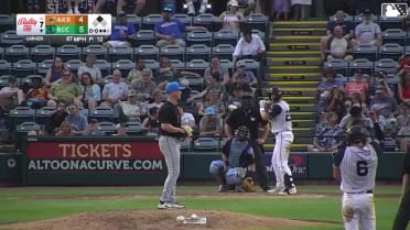 Alex Mooney's sensational over the shoulder catch 