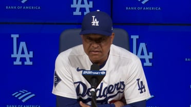 Dave Roberts talks Freeman's injury, Lauer's outing