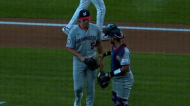 Andrew Alvarez escapes bases-loaded jam