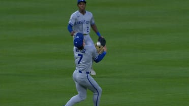 Bobby Witt Jr.'s tremendous over-the-shoulder catch