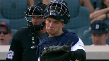 Dillon Dingler, Javier Báez catch a runner stealing