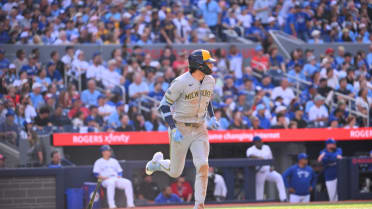 Christian Yelich's solo home run (27)
