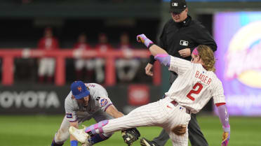 Cedric Mullins nabs Harrison Bader after review
