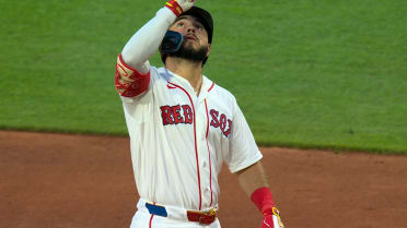 Wilyer Abreu's two-run single