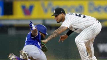 Vladimir Guerrero tagged out after call is overturned