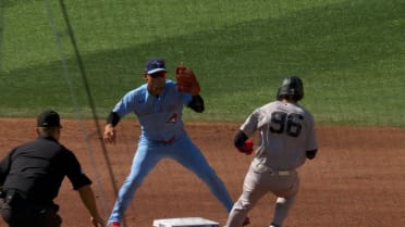 Blue Jays turn two to end the 5th 