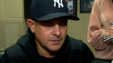 Aaron Boone reacts to Yankees' loss