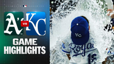 Seven-run eighth inning sparks Royals' comeback win