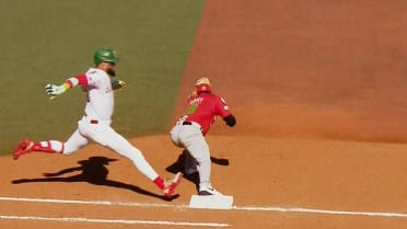 Abdiel Mendoza induce doble play