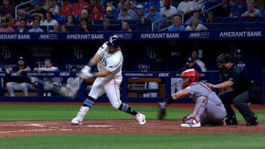 Jonathan Aranda's two-run homer (4)
