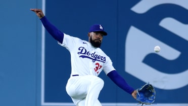 Teoscar Hernández's sliding catch | 05/11/2026 | Los Angeles Dodgers