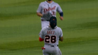Javier Báez's over-the-shoulder catch