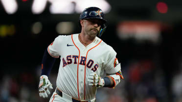 Christian Walker's solo home run (9)