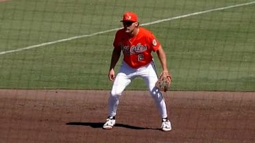 Gunnar Henderson flashes the leather at third 