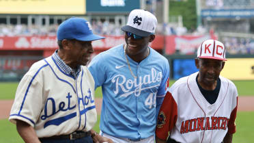 Samuel Allen, Pedro Sierra throw out first pitch