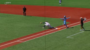 Kenleigh Cahalan starts a nifty double play