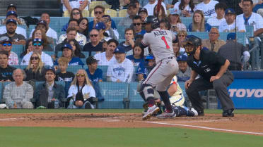 Ozzie Albies' two-run single