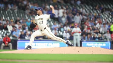 Jose Quintana freezes Kyle Schwarber for the K