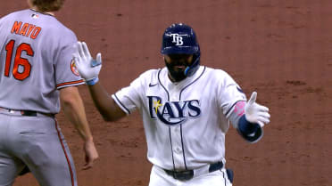 Junior Caminero pega hit remolcador de 116.8 mph 