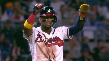 Acuña Jr. steals third after walk