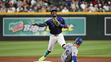 D-backs turn double play to secure 9-1 win