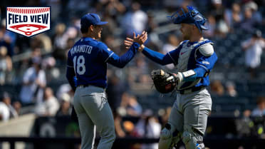 Desde el campo: Yoshinobu Yamamoto lanza juego completo