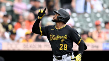Alexander Canario's solo homer (6) 