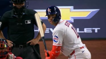 Cam Smith negocia base por bolas  