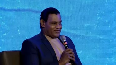 Happ interviews Sosa on bat knob and more