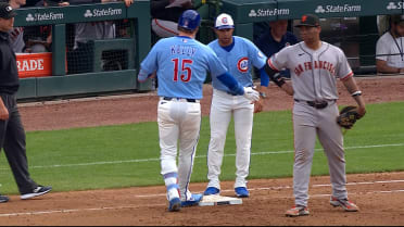 Carson Kelly's RBI single puts Cubs on the board