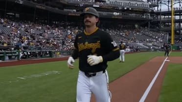 Bryan Reynolds pega jonrón solitario