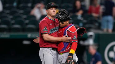 Paul Sewald secures D-backs' 1-0 win