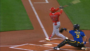 Wade Meckler conecta su primer triple