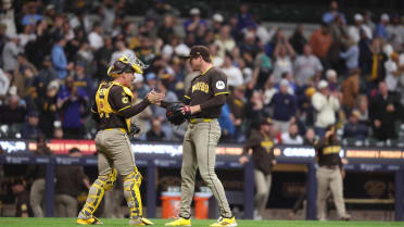 Mason Miller seals the Padres' 3-1 win