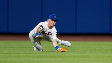 A.J. Ewing makes stellar catch