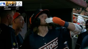Willie Maclver's multihomer game