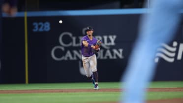 Jugada deslizándose de Ezequiel Tovar