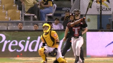 Jonrón de tres carreras de De La Cruz