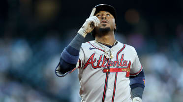 Ozzie Albies' solo home run (8)