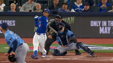 Andrés Giménez's three-run homer (4)