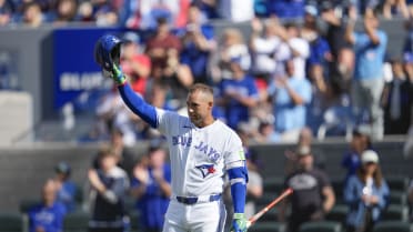 George Springer receives standing ovation 