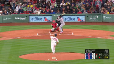 Angel Martínez's solo home run (18)