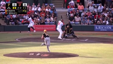 Samuel Basallo's solo homer