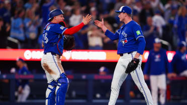 Louis Varland leaves bases loaded, secures 5-3 win